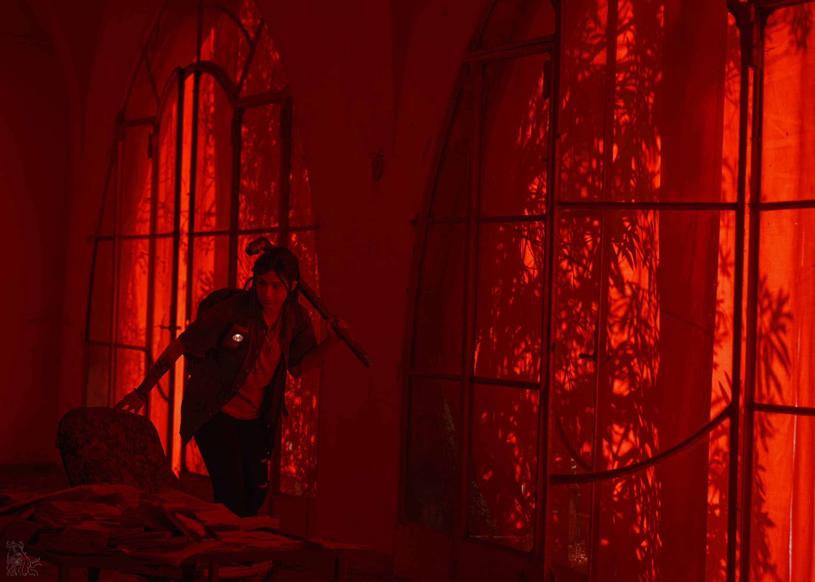 Red Arc - Ellie - Photo 3