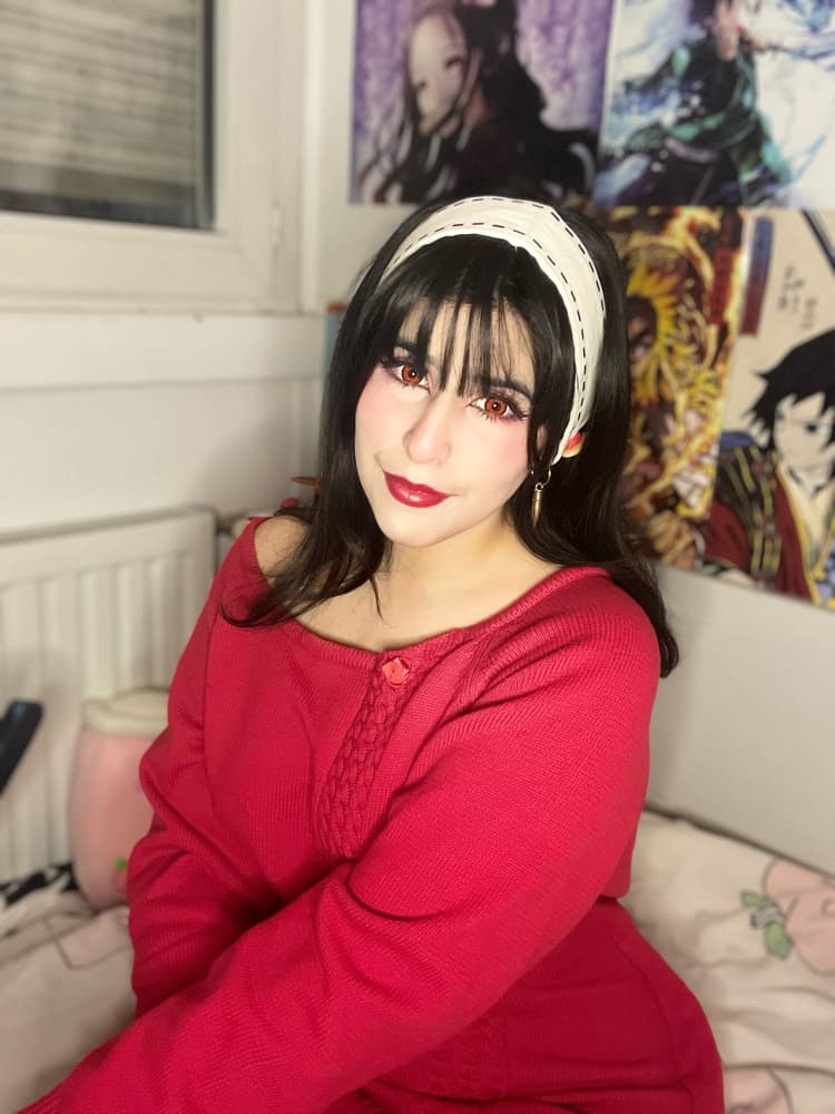 Yor Forger - Photo 14