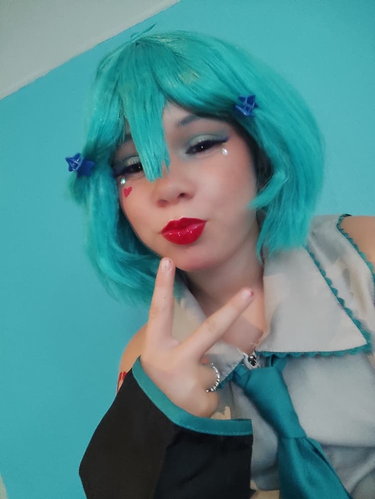 Hatsune Miku 🎤 - Photo 3