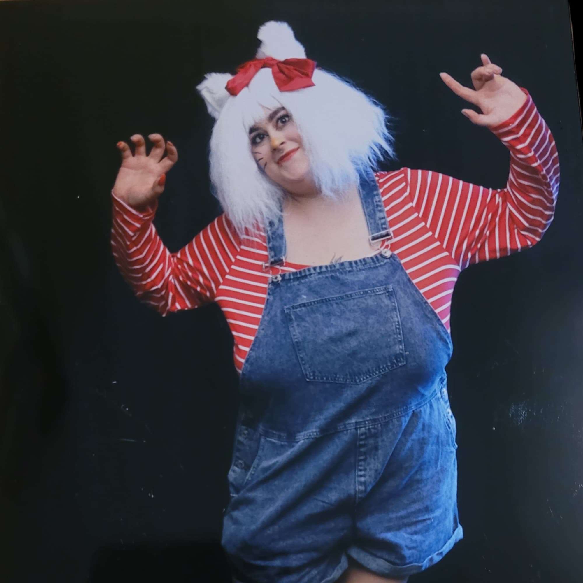 Hello kitty - Hello Kitty cosplay photoshoot cover