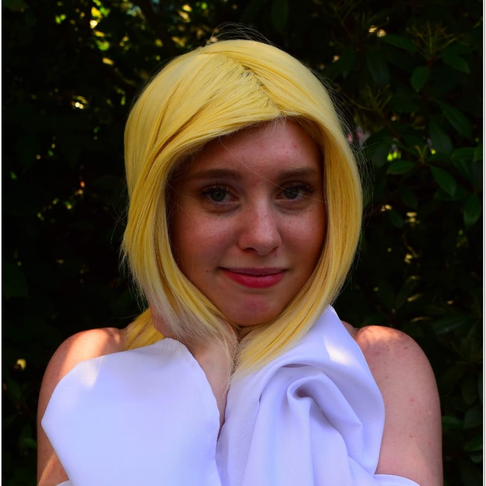 Elaine  - The Seven Deadly Sins cosplay photoshoot cover