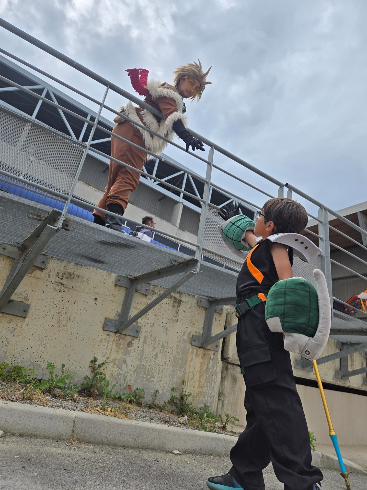 Hawks et mini bakugo - Photo 32