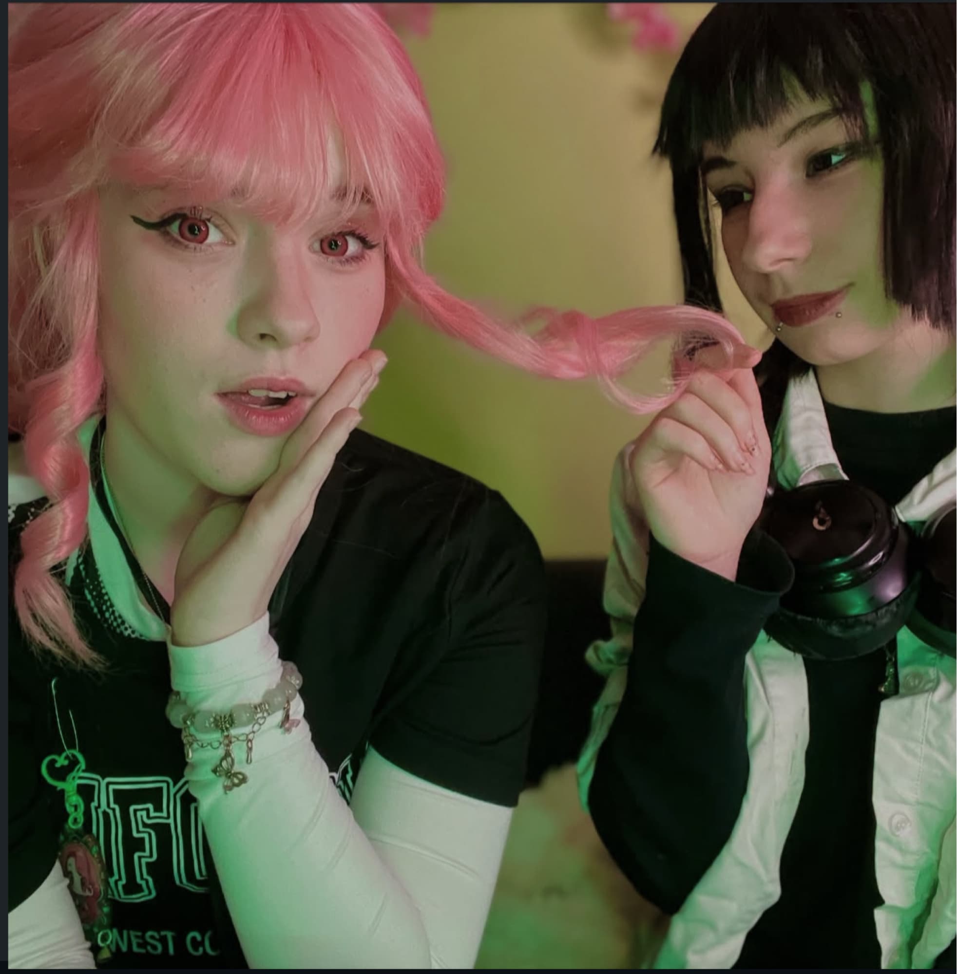 Mitsuki And Aya - Photo 2