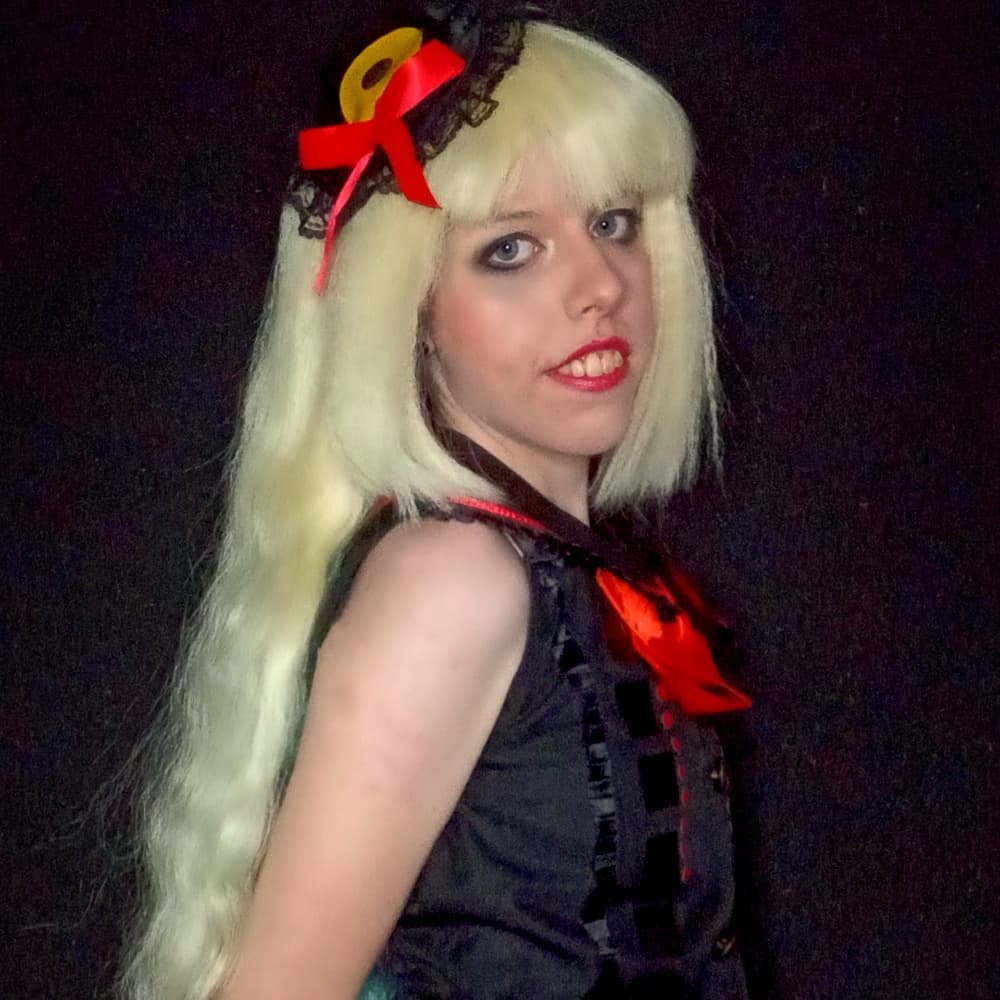 Mayu - Vocaloid cosplay photoshoot cover