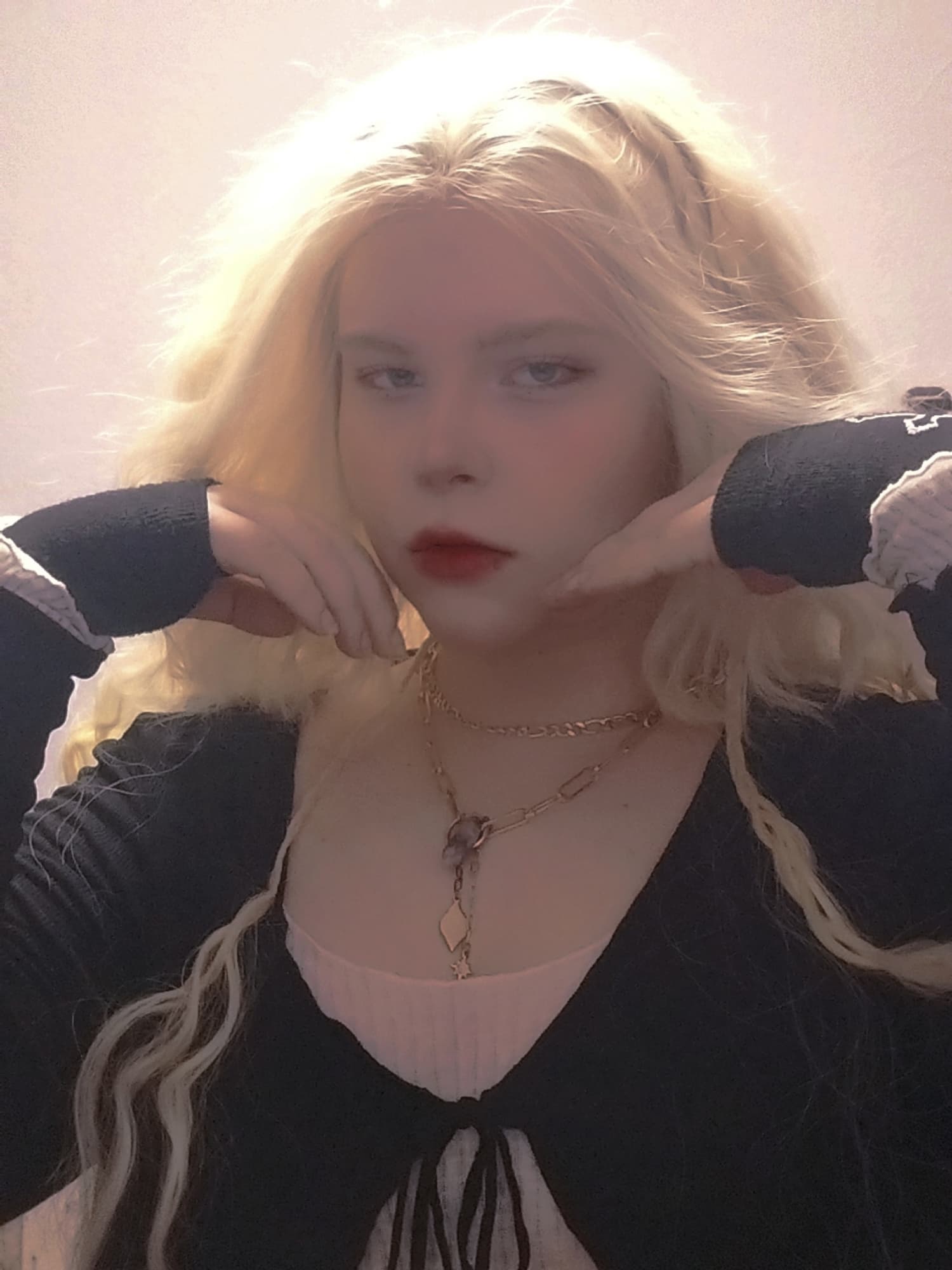 Fem "IDOL" - Photo 1