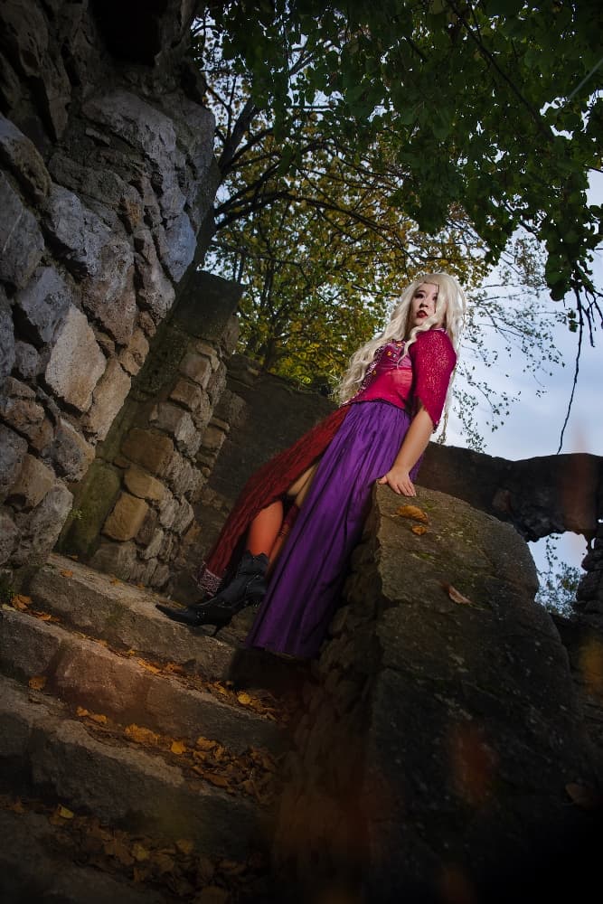 Sarah Sanderson  - Photo 1