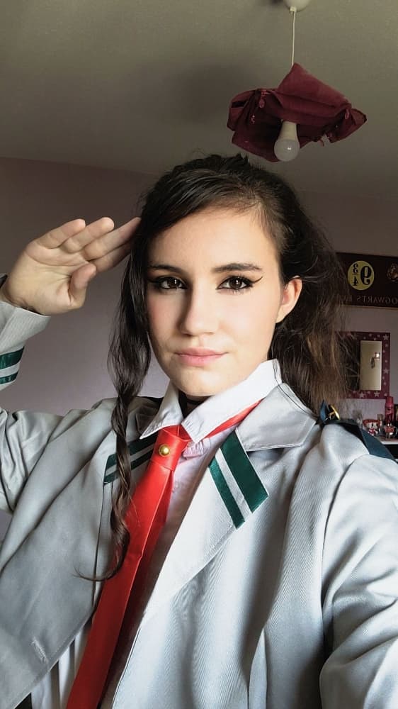 Momo Yaoyorozu  - Photo 3