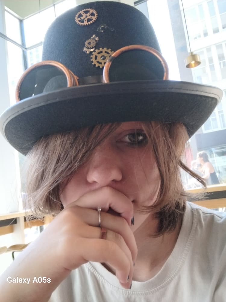 OC Lucia Woods - Photo 15