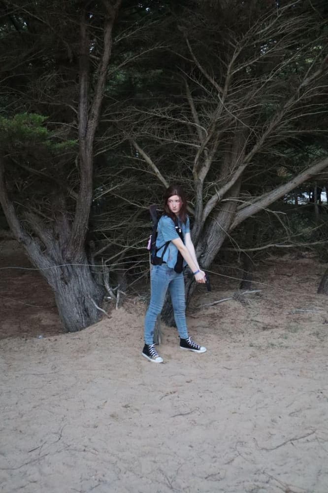 Ellie TLOU2 forest - Photo 19