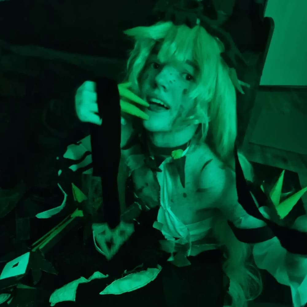 Mobius (og outfit) - Photo 5