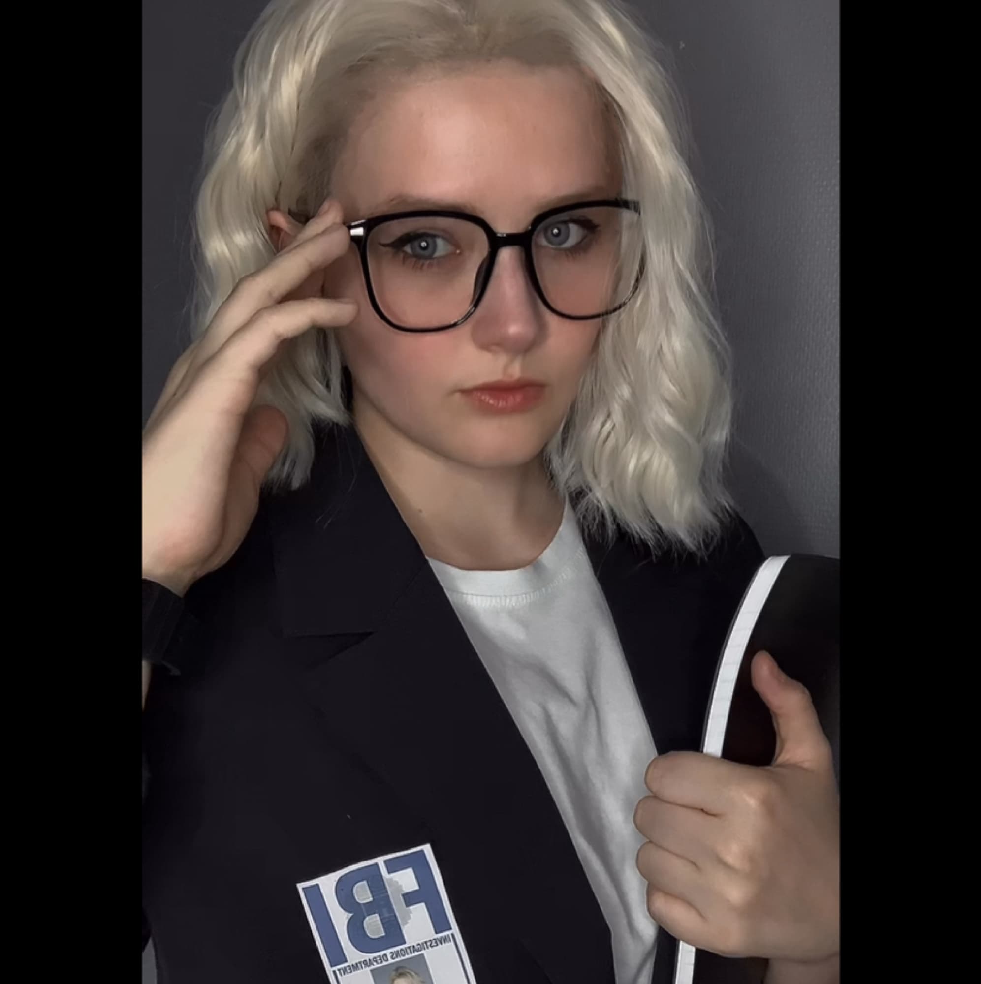 Grace Ashcroft (FBI) - Resident Evil cosplay photoshoot cover