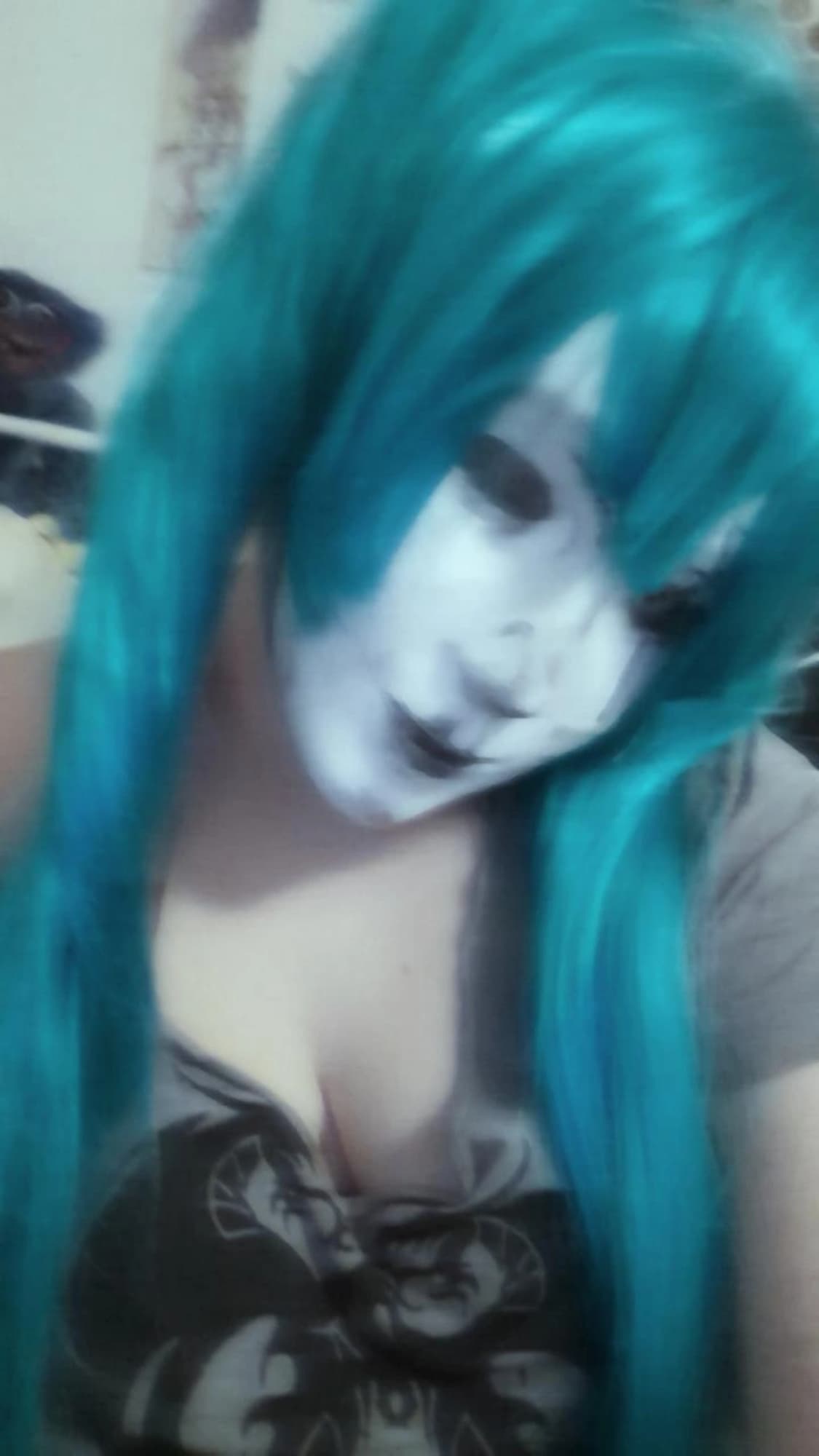 Sally miku - Photo 1
