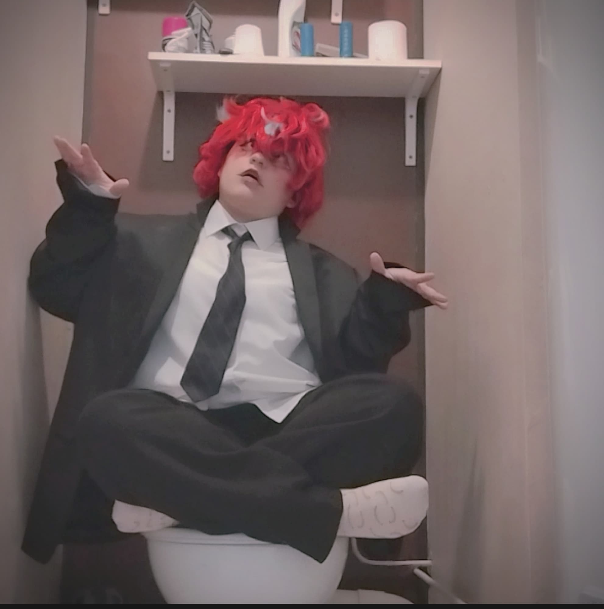 Doppo toilette scene - Photo 1