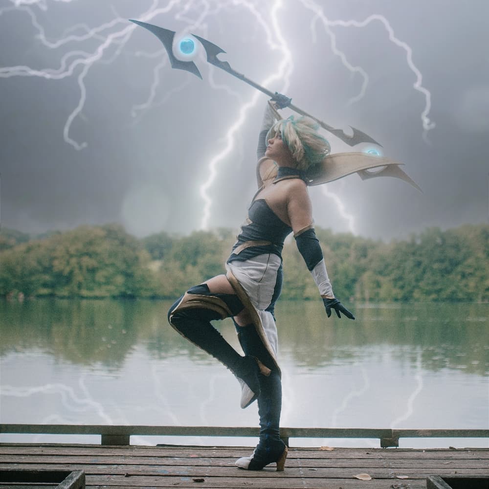 Lux elementaliste ⚡ - Arcane cosplay photoshoot cover