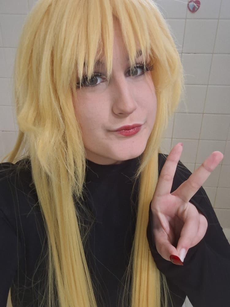 Eve (debut!) - Photo 2