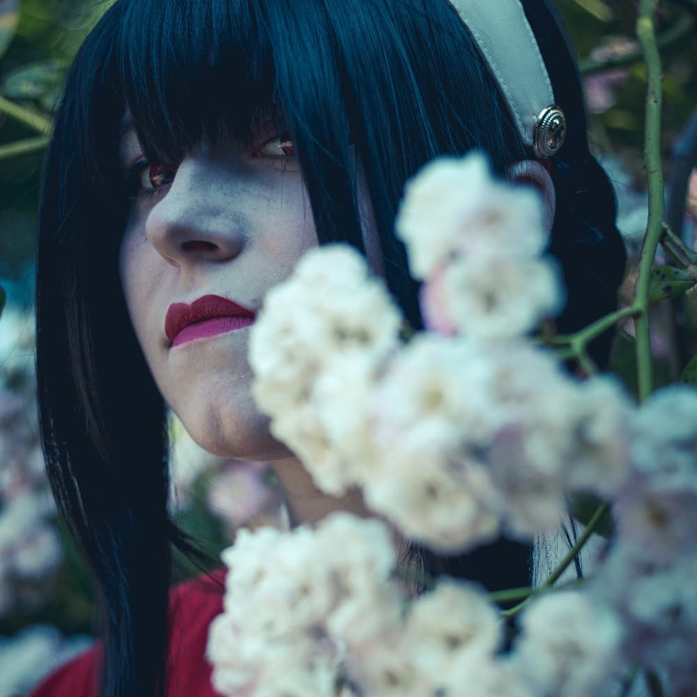 Yor Forger  - Spy x Family cosplay photoshoot cover