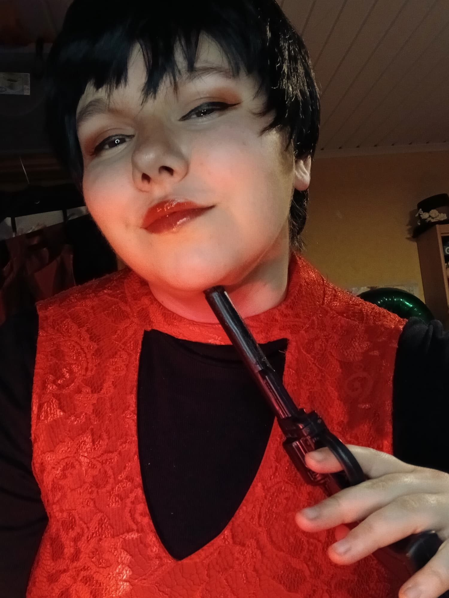 Ada wong at home - Photo 26