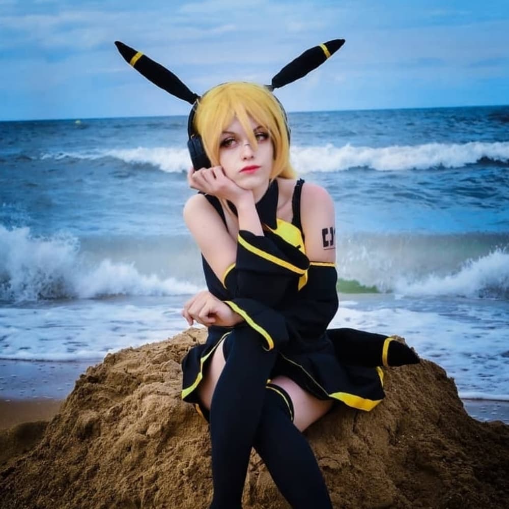 Akita Neru X Noctali