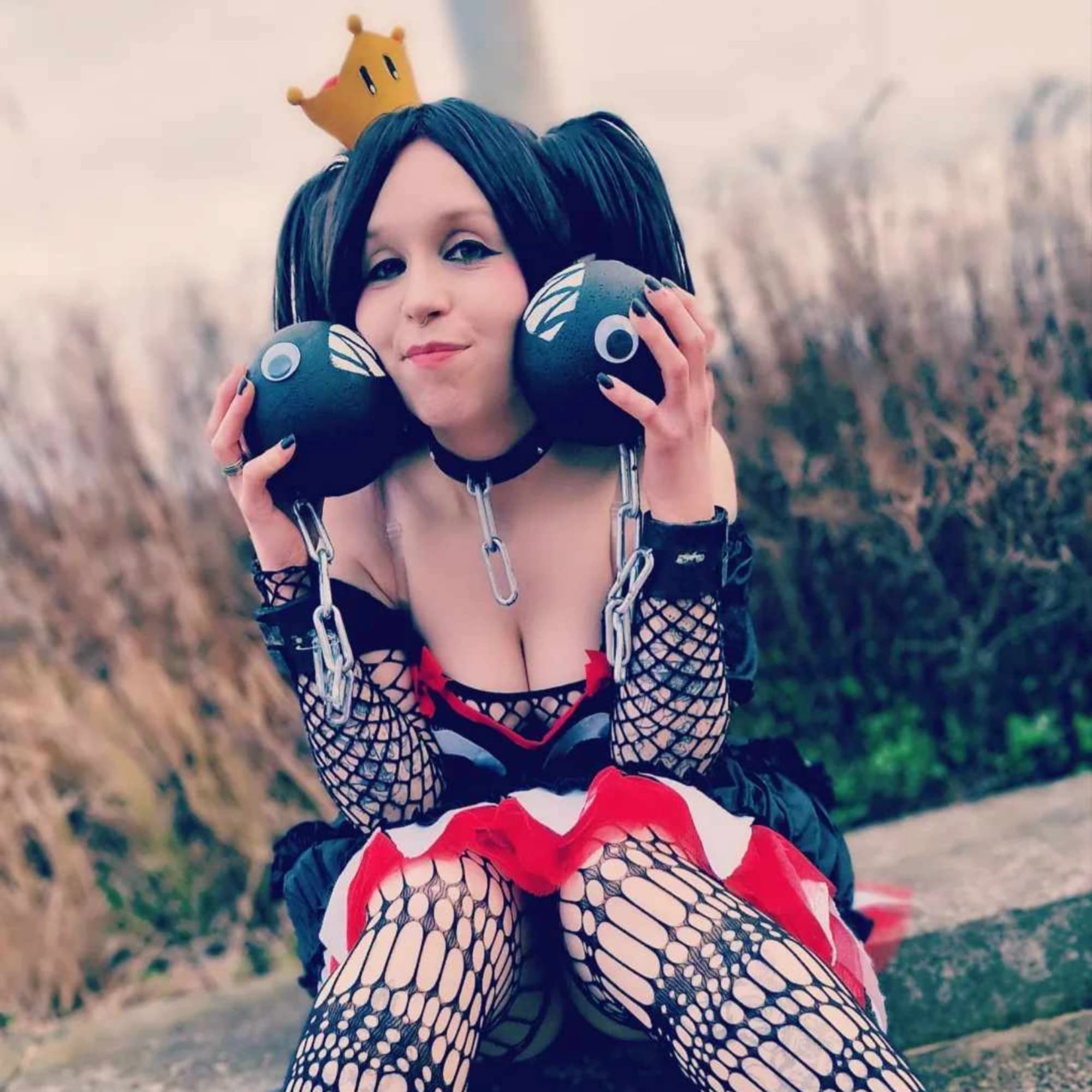 Princess chomp - Mario cosplay photoshoot cover