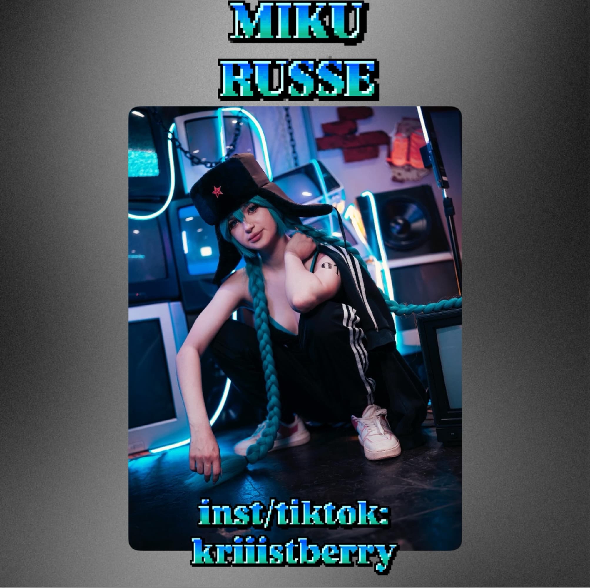 miku de l’est - Vocaloid cosplay photoshoot cover
