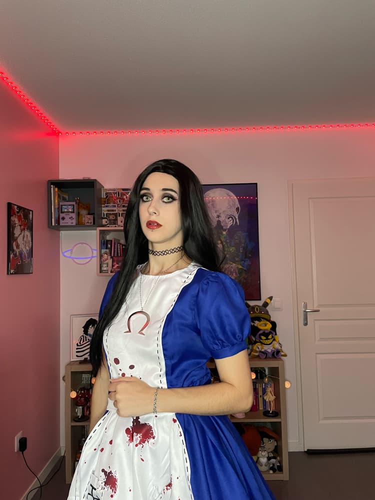 Alice Lidll - Photo 6