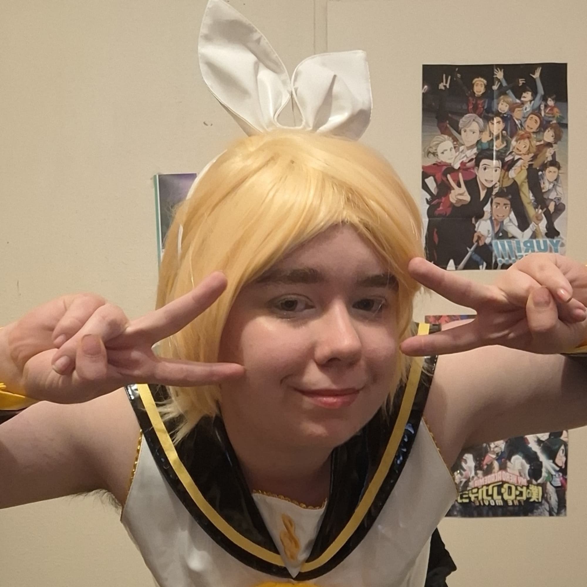 Kagmine Rin - Vocaloid cosplay photoshoot cover