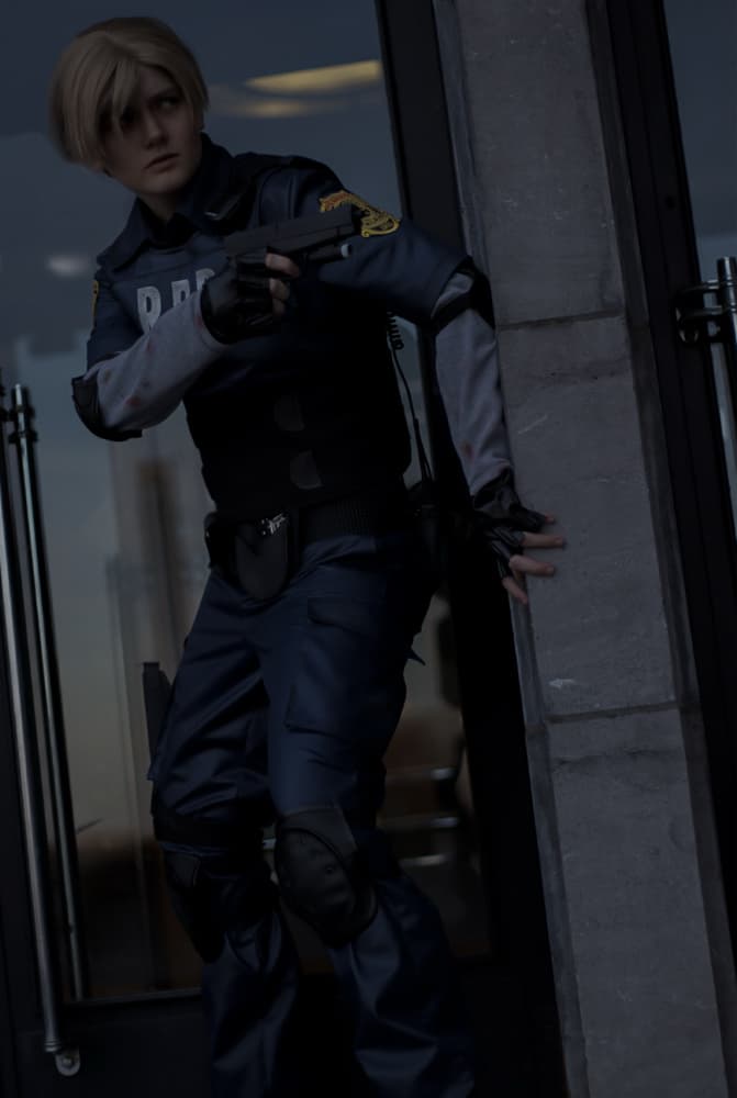 Leon S. Kennedy Re2 - Photo 3