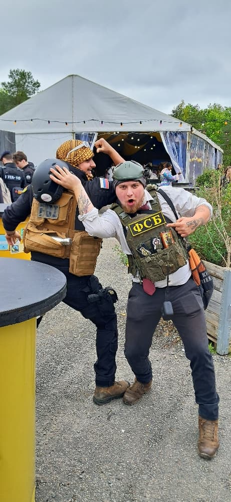 Wolf (golden mask) - Photo 12