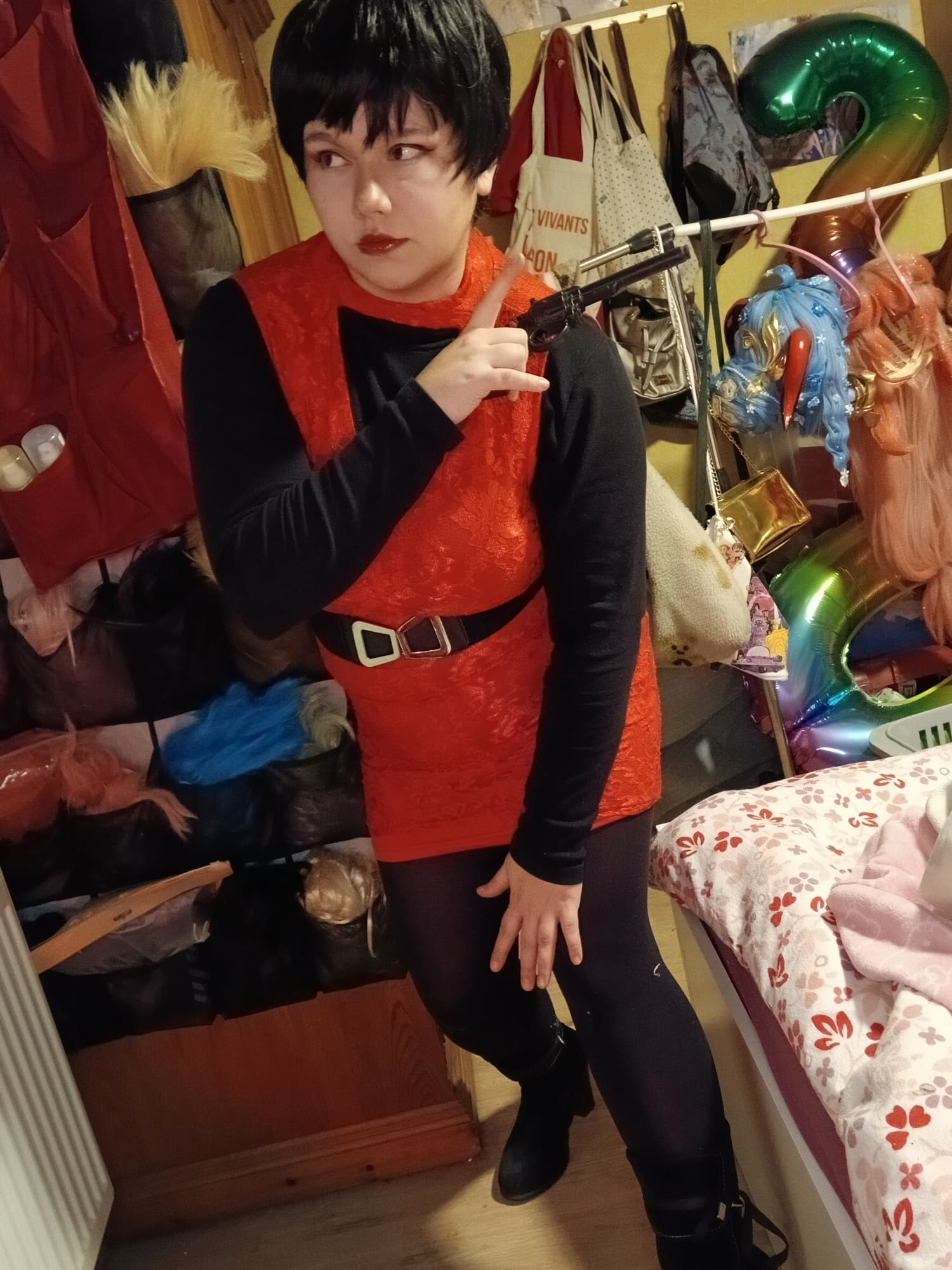 Ada wong at home - Photo 38