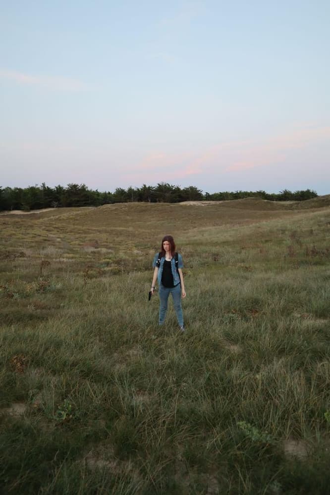 Ellie TLOU2 forest - Photo 10