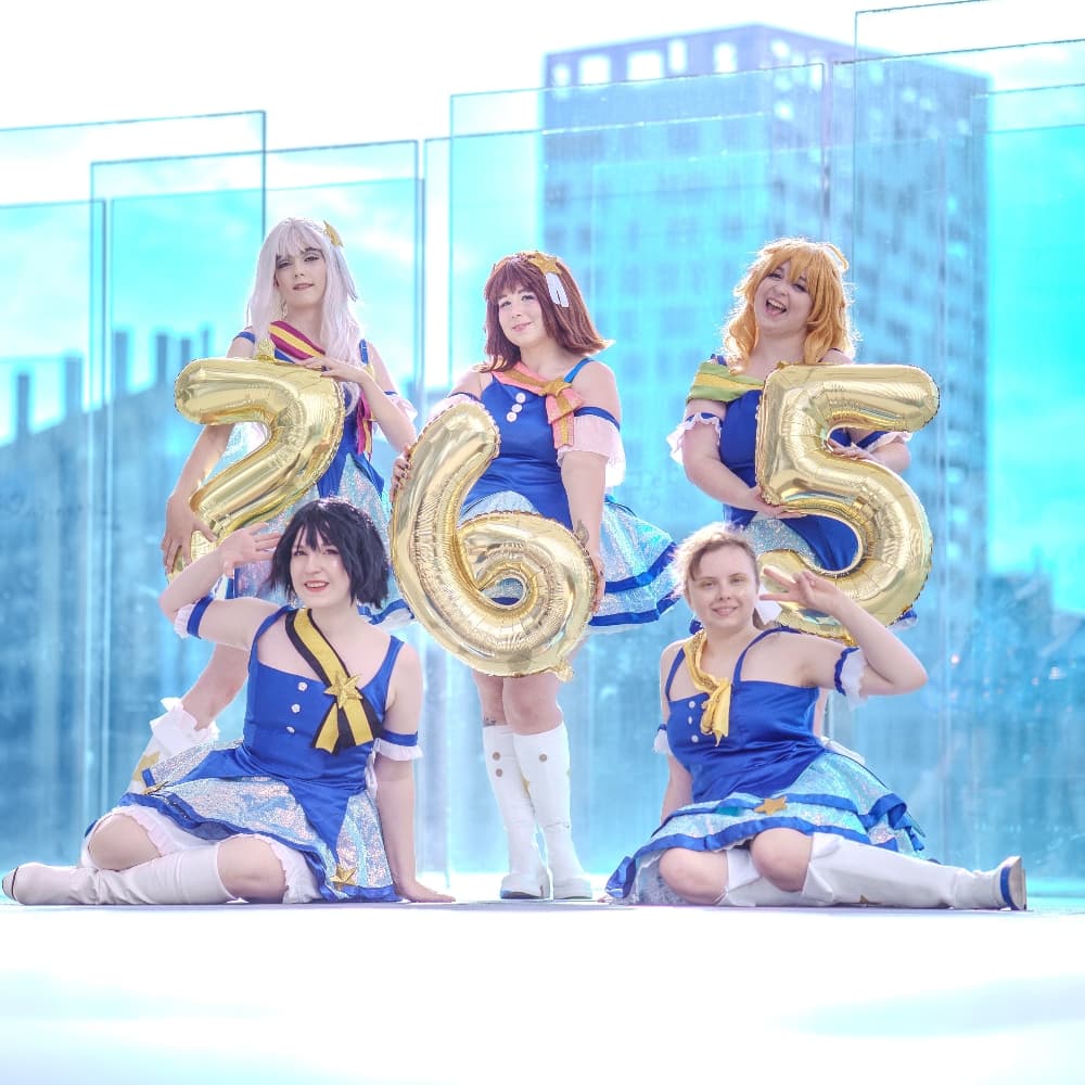 Groupe FS cosplay photoshoot cover