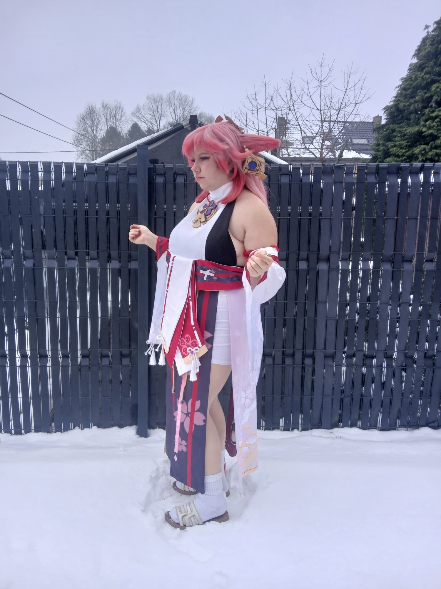 Yae miko in snow - Photo 4