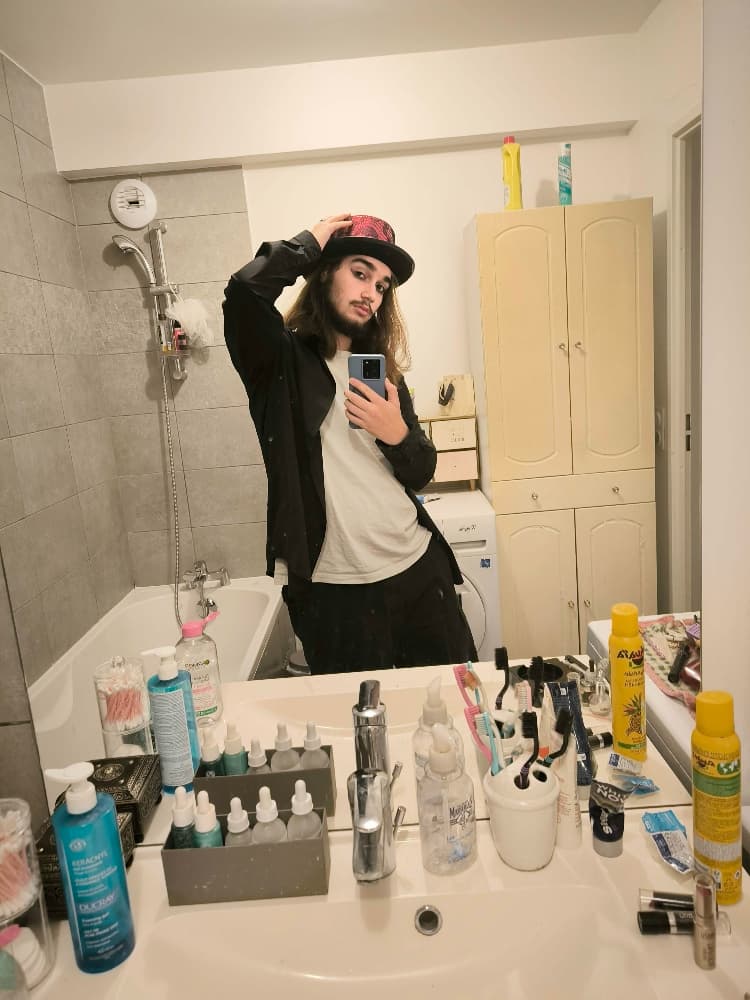 Sorcier•e E.Stic - Photo 2