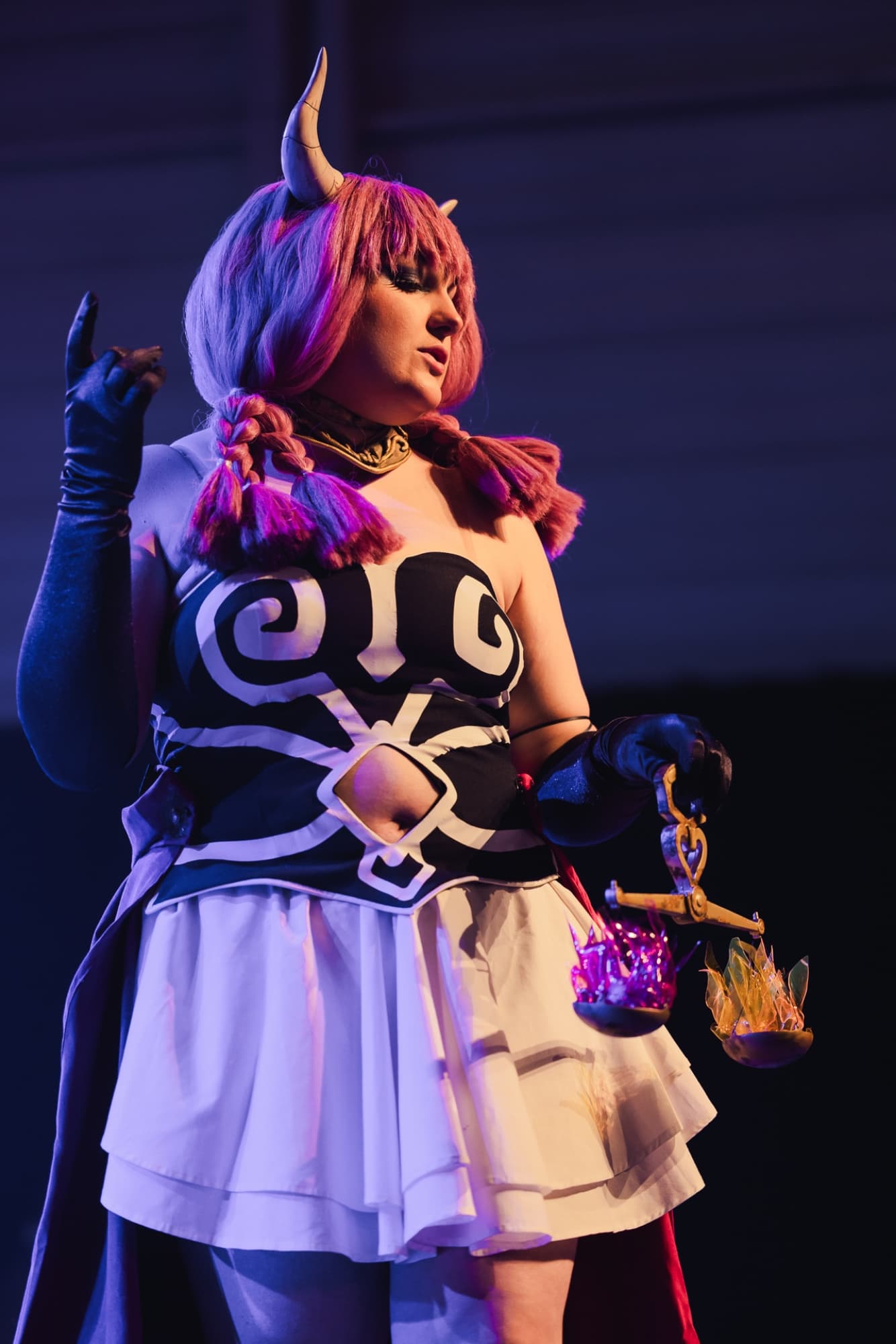 Aura on stage - Photo 6