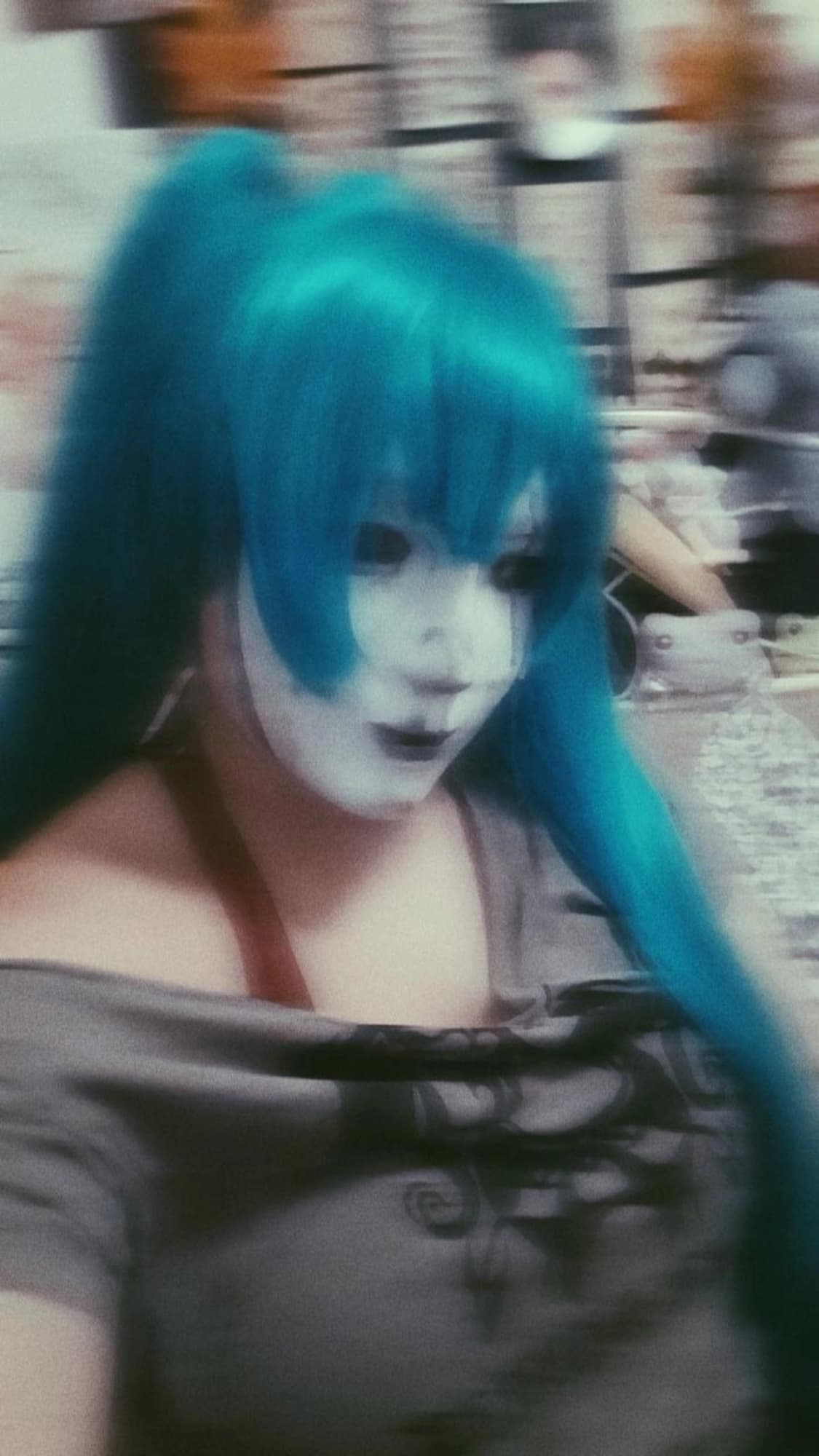 Sally miku - Photo 2