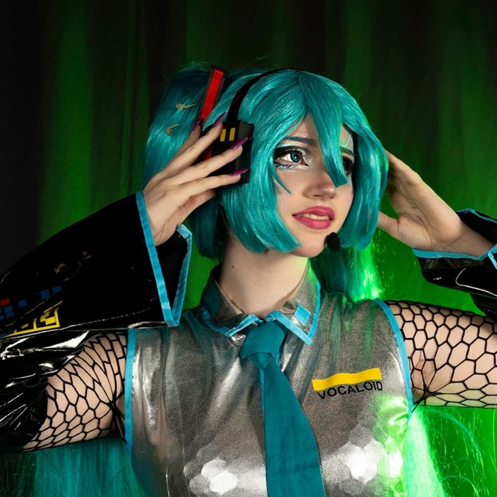 Hatsune Miku - Vocaloid cosplay photoshoot cover