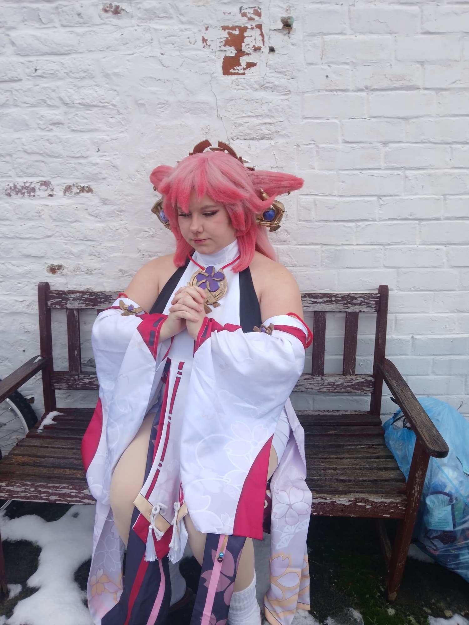 Yae miko in snow - Photo 1