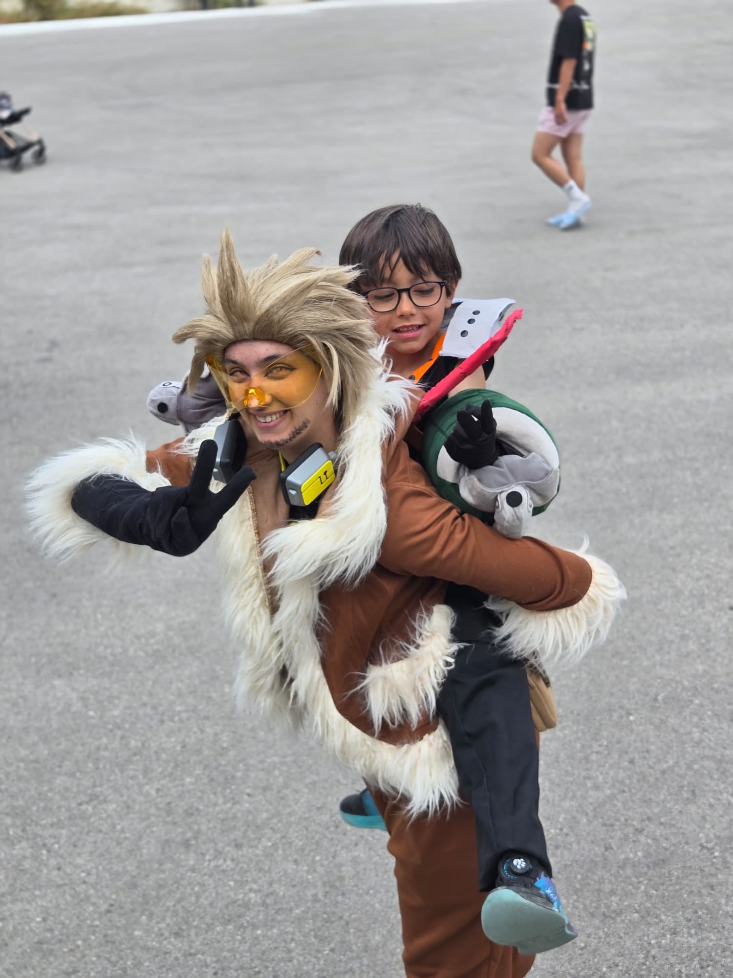 Hawks et mini bakugo - Photo 4