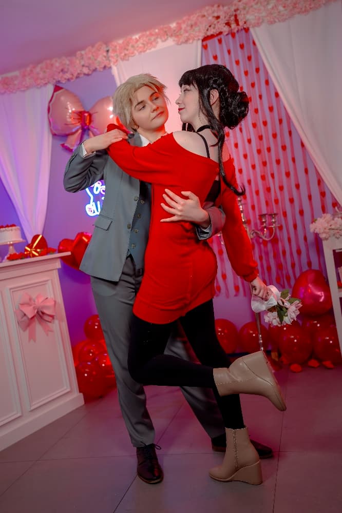 Loid Forger - Photo 3