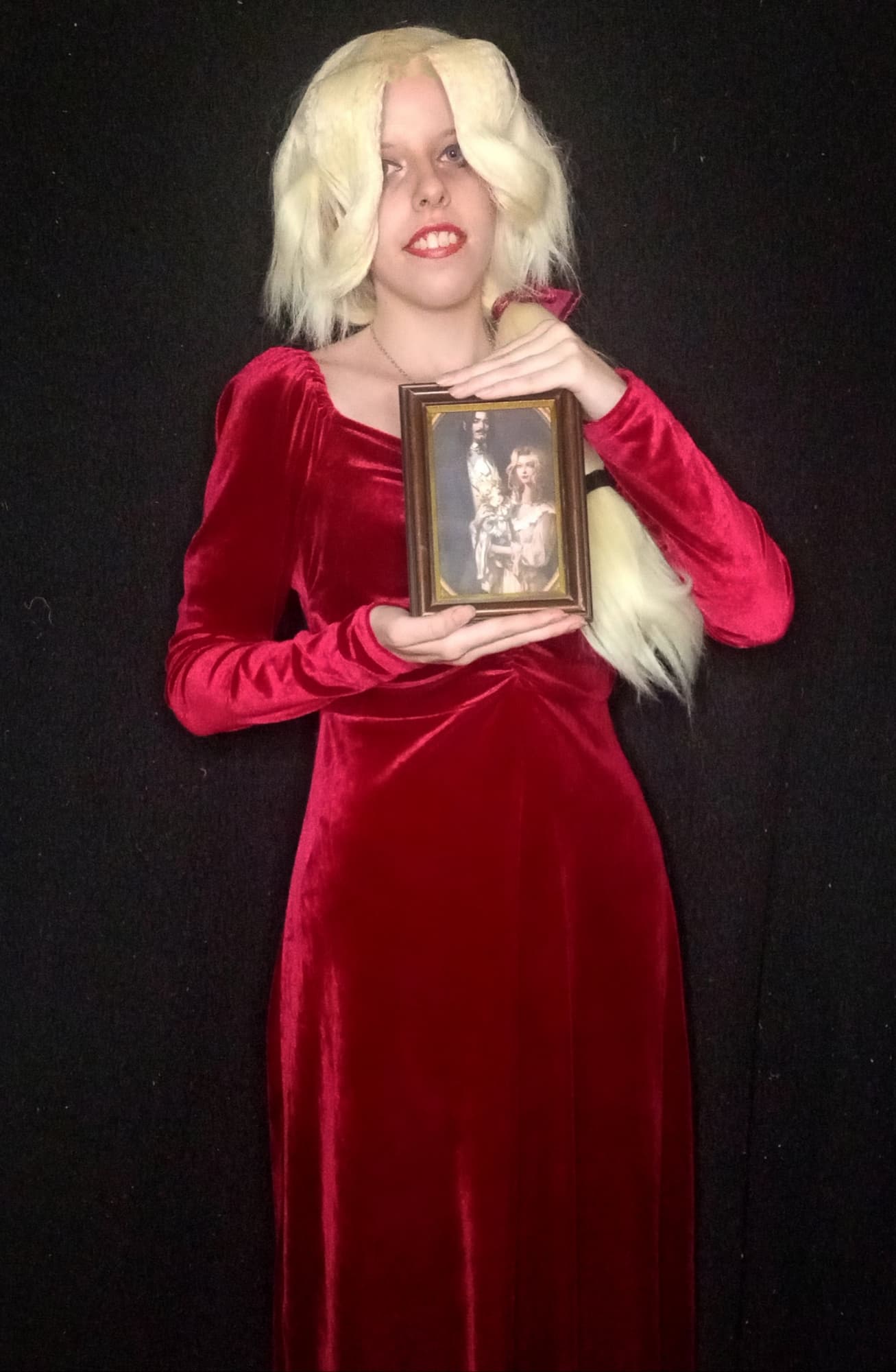 Lisa Tepes - Photo 3