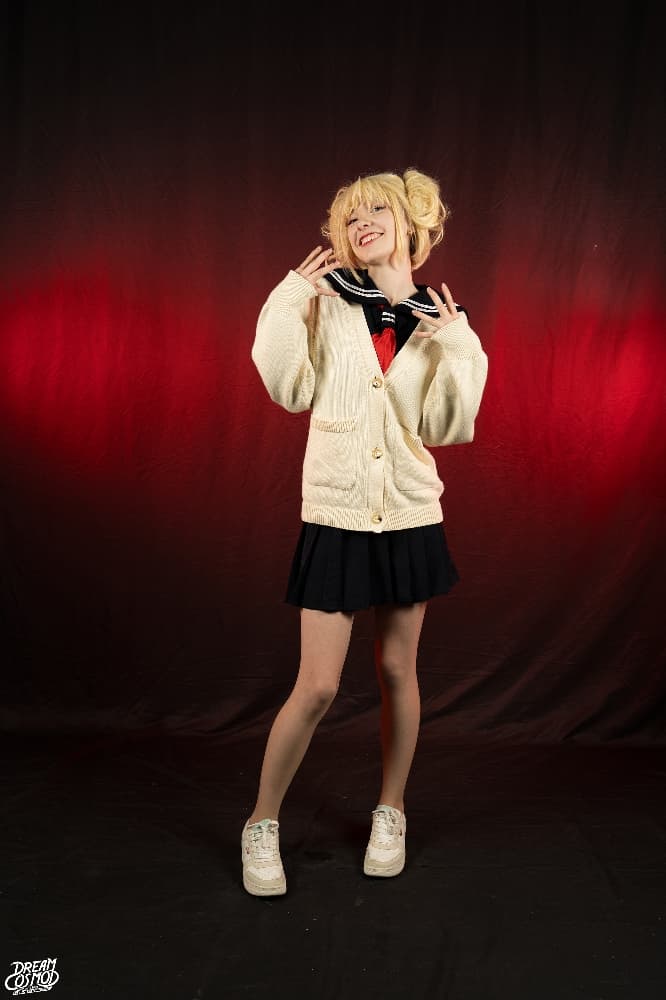 Toga - Photo 2