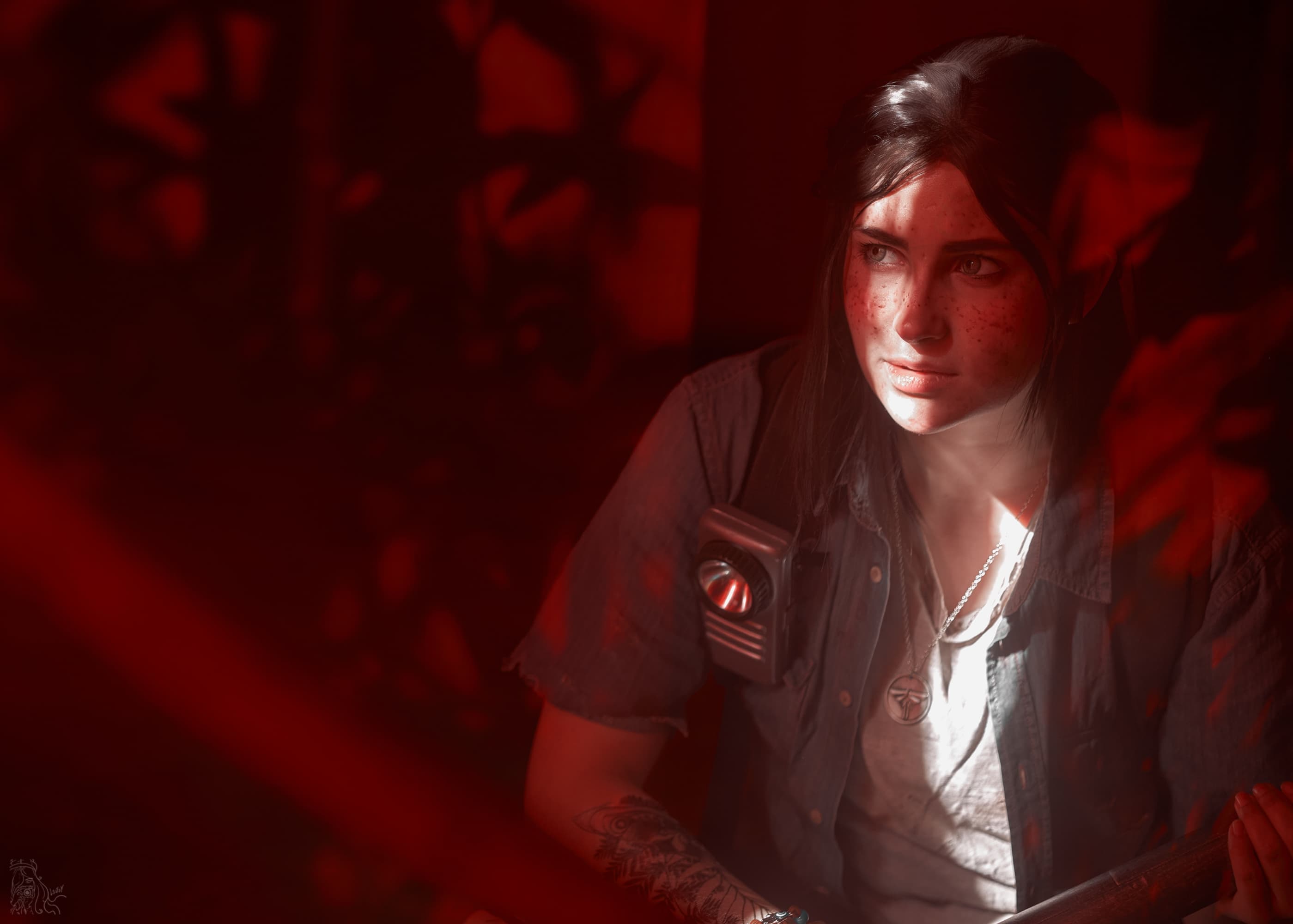 Red Arc - Ellie - Photo 2