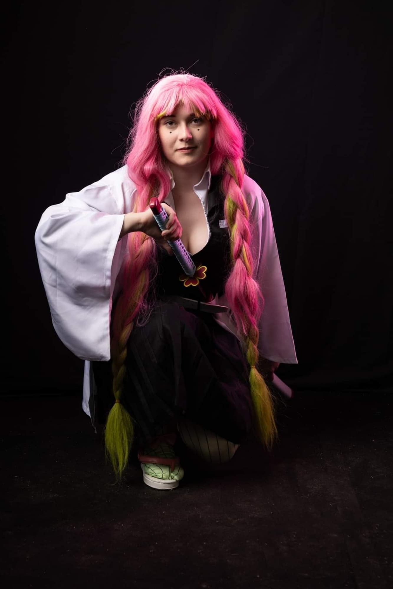 Karoji Mitsuri - Photo 1