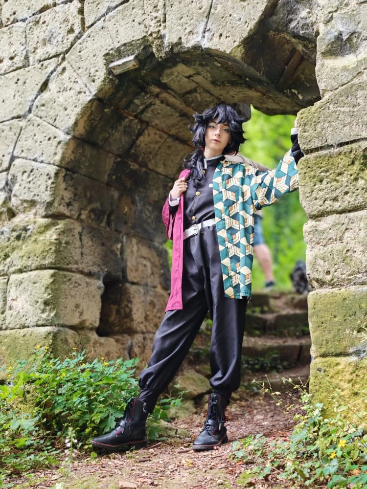 Tomioka Giyuu  - Photo 2