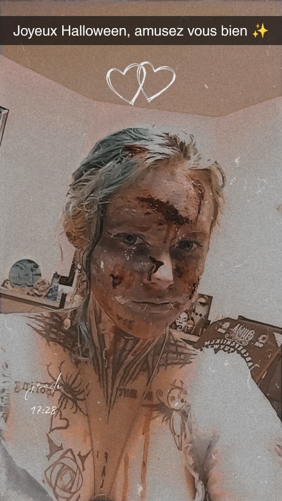 Frozen Zombie Elsa - Photo 6