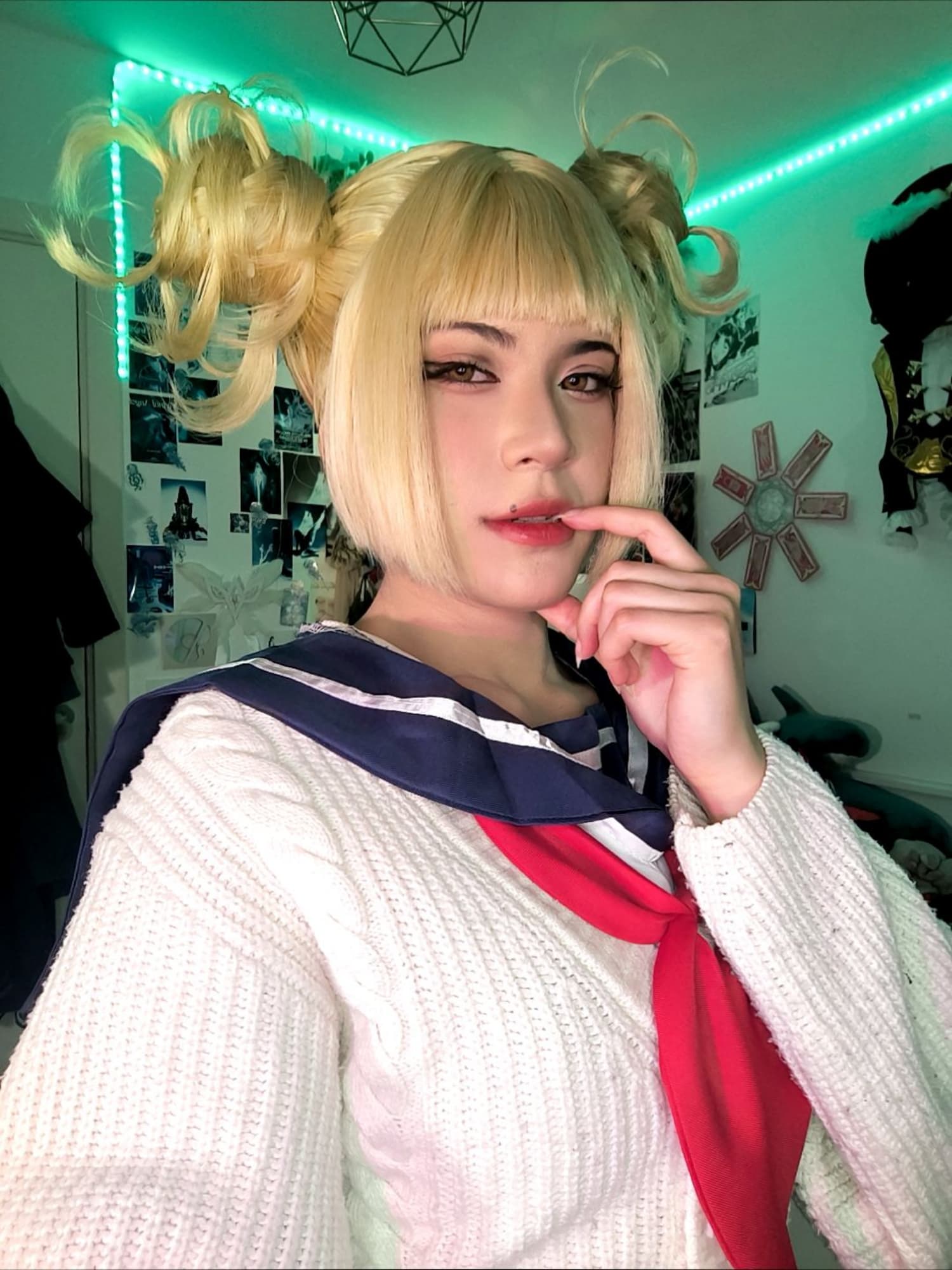 Toga himiko - Photo 1