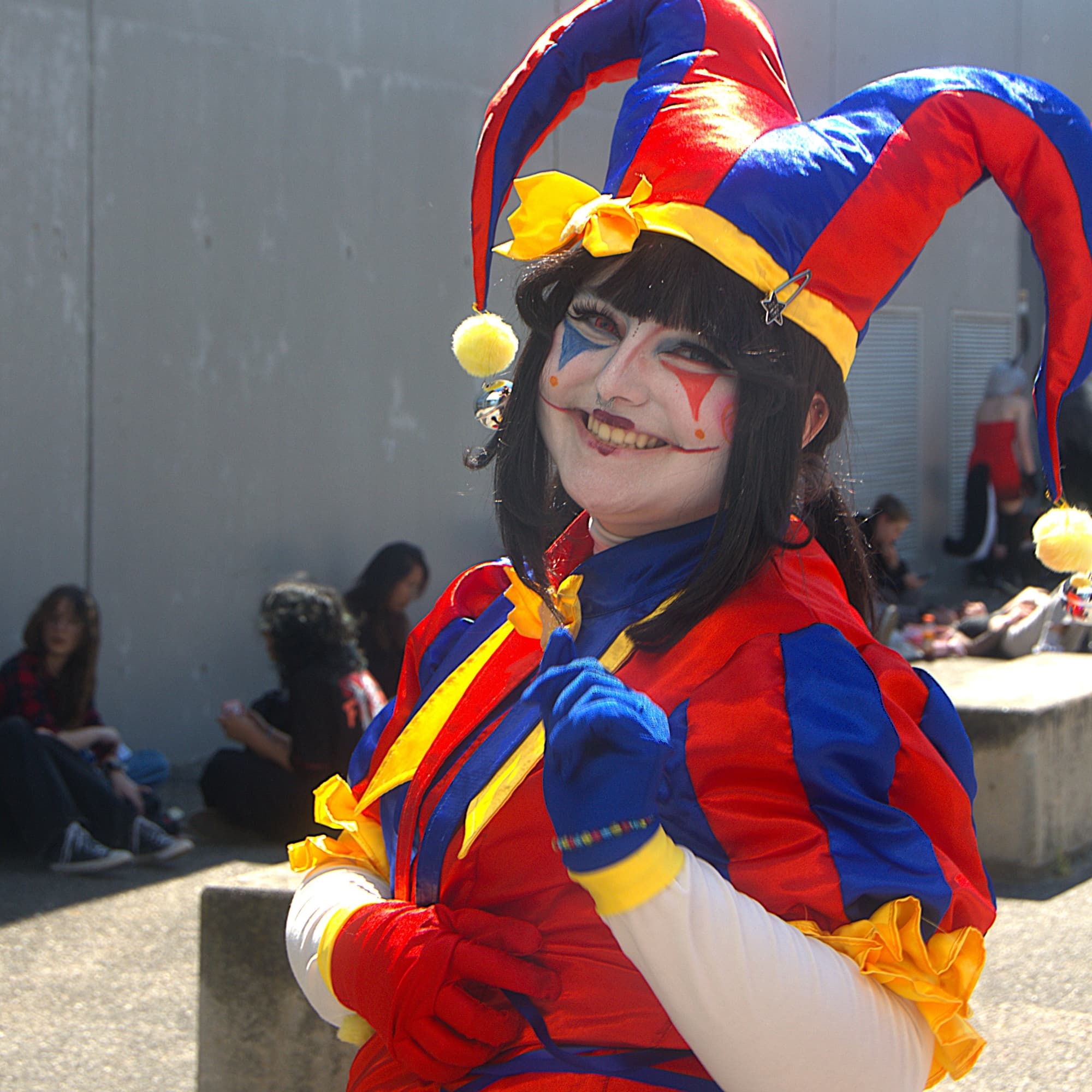 Pomni jth  - The Amazing Digital Circus cosplay photoshoot cover