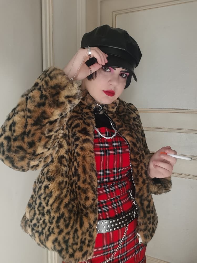 Nana Osaki - Photo 2