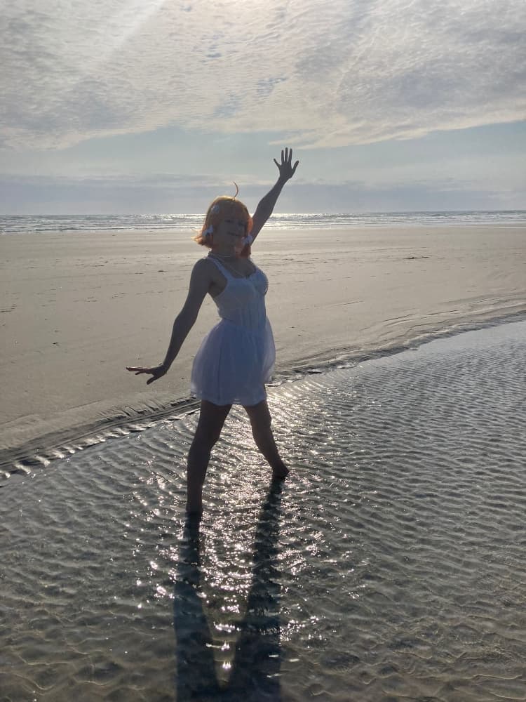 Chika white dress 3 - Photo 1