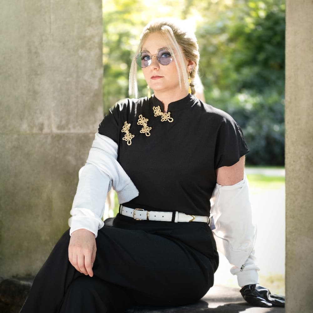 Mam'zelle Tao - Genshin Impact cosplay photoshoot cover